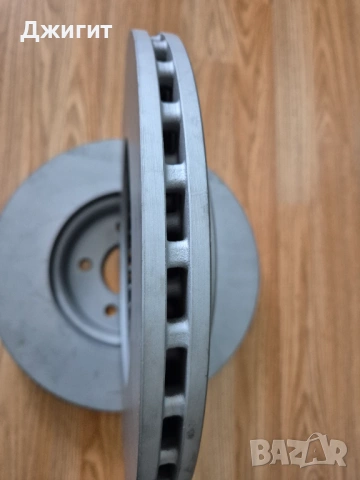 Чисто нови предни спирачни диска BOSCH за Audi A4 A5 