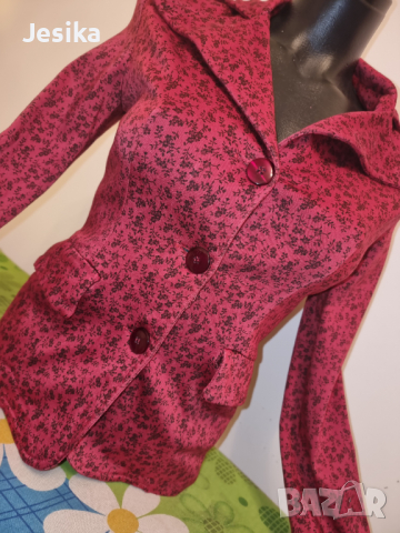 Червено сако, снимка 3 - Сака - 36164831