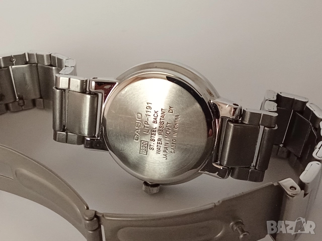 Casio Дамски часовник стоманен, снимка 3 - Дамски - 52887685