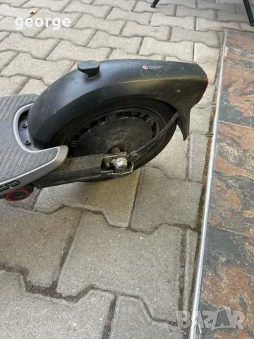 Електрическа тротинетка Segwey Ninebot E3 Pro, снимка 12 - Велосипеди - 56295397