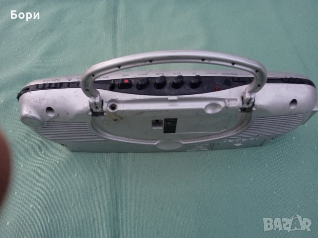 SONY CFS-E2 Радиокасетофон, снимка 3 - Радиокасетофони, транзистори - 35804250