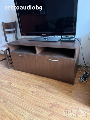 ТВ шкаф 110х45 см в кафяв цвят 