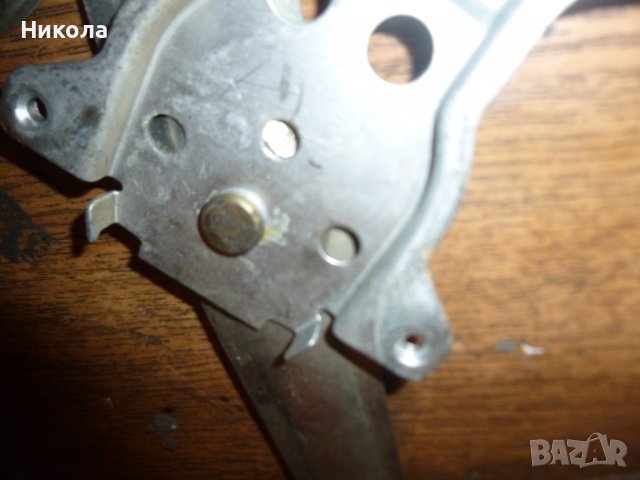 Преден десен стъклоповдигач Дайхатсу Териос 1,3, снимка 4 - Части - 39111840