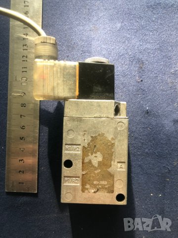 Пневматичен разпределител схема 3/2 бобина 24V, снимка 5 - Хидравлични и пневматични чукове - 42388897