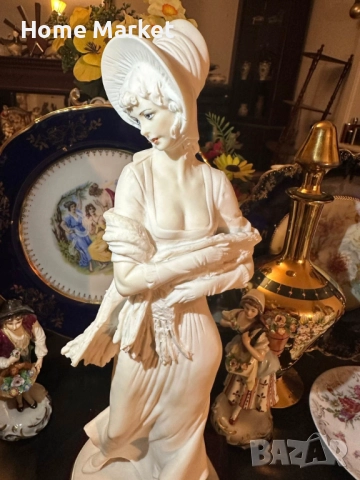 Capodimonte Italy  Circa 1987 автор  Bruno Merli - “ Дамата в бяло” невероятно красива  млада дама , снимка 13 - Антикварни и старинни предмети - 52854801