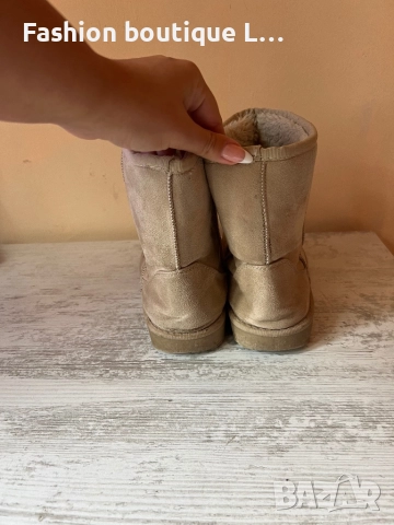 Плюшени бежови боти със зашити блестящи камъни и перли 38 размер с твърда подметка с грайфер ❤️❤️❤️❤, снимка 5 - Дамски боти - 52051136