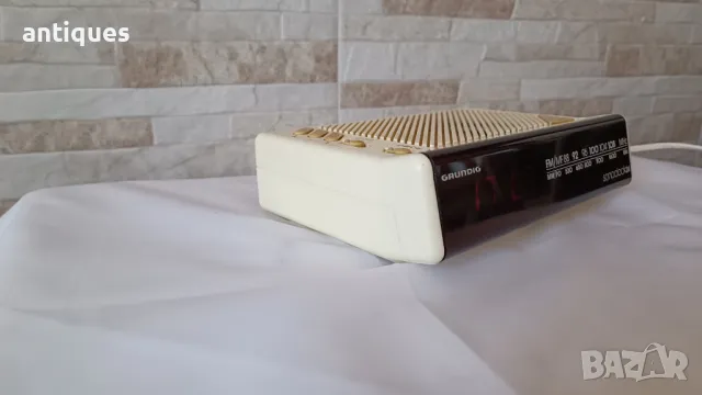 Стар радио - часовник - GRUNDIG sonoclock24 - 1983 год., снимка 3 - Антикварни и старинни предмети - 50201129