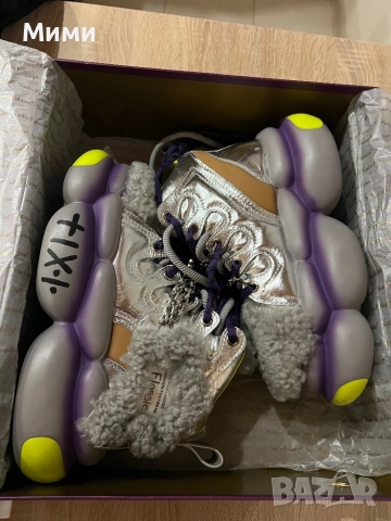 Уникални, топли, различни, леки кецове, снимка 3 - Кецове - 52804928