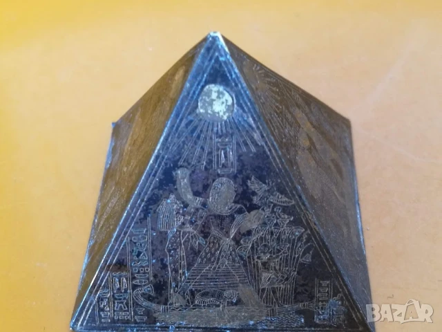 пирамида старинна бронз с инкрустации, снимка 6 - Декорация за дома - 50759175