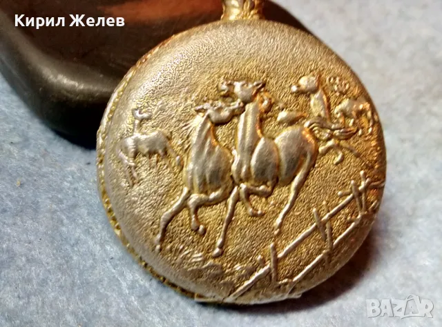 ВИНТИДЖ АРТ МОДЕЛ МЕХАНИЧЕН ДЖОБЕН ЧАСОВНИК с КОНЕ на КАПАКА и НУЖДА от ЦИФЕРБЛАТ и РЕМОНТ 48863, снимка 3 - Джобни - 48035373