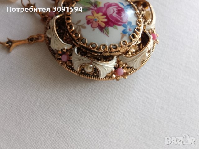 Дамска брошка перли и порцелан, снимка 2 - Антикварни и старинни предмети - 41376517