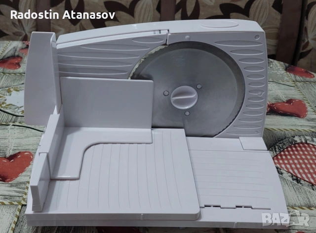 Машина за мезета и хляб 