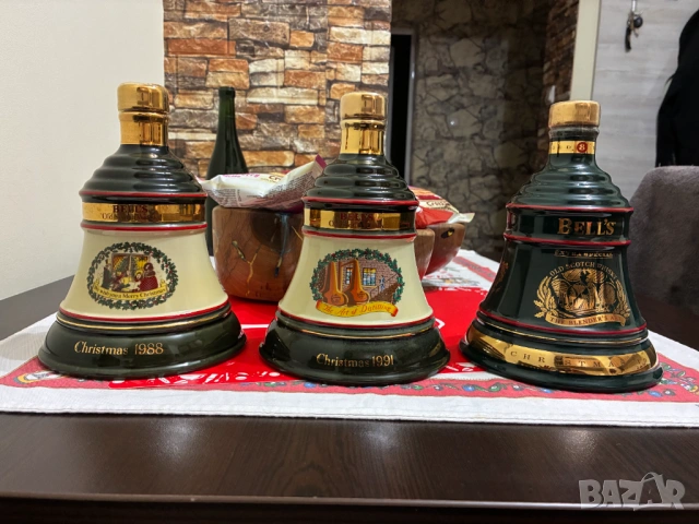 Колекционерска бутилка уиски Белс/Bell's 1991 Christmas Decanter Whisky, снимка 8 - Други ценни предмети - 52680495