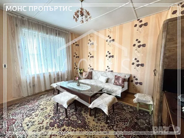 Продава се двуетажна обзаведена къща в с. Кардам, обл. Търговище, снимка 13 - Къщи - 56130540