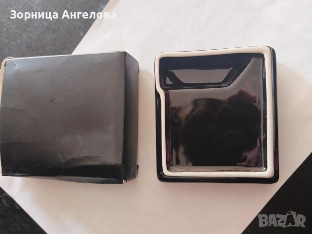 Davidoff пепелник. Чисто нови. Налични 3 броя. Цената е за брой. , снимка 2 - Колекции - 52954407