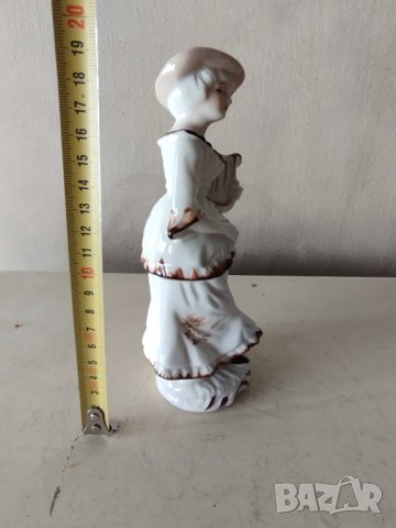 порцеланова статуетка, снимка 2 - Други ценни предмети - 41917468