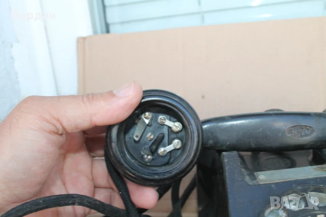 Стар бакелитов телефон, снимка 7 - Антикварни и старинни предмети - 50999275