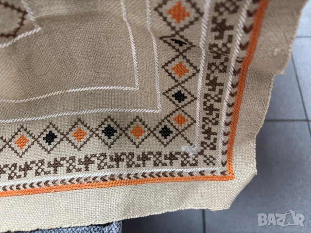 Недовършено! Каре за ръчна Българска бродерия 66х68 см., снимка 6 - Декорация за дома - 53708548
