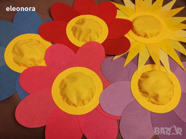 Шапки на цветя от филц-47 см. , снимка 18 - Шапки - 44422822