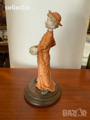 Италианска порцеланова фигура на Capodimonte. №7388, снимка 4 - Колекции - 51886916