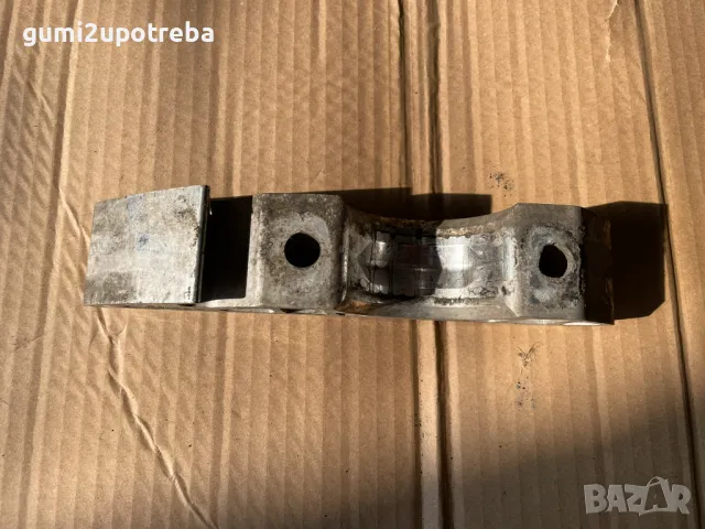 Скоба Закрепване Стабилизираща Щанга 7L0411063B Porsche Cayenne 3.0D 92A/EG22/2012, снимка 4 - Части - 49120819