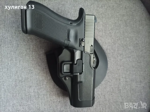 Продавам 2 кобура за пистолет Glock 17/19