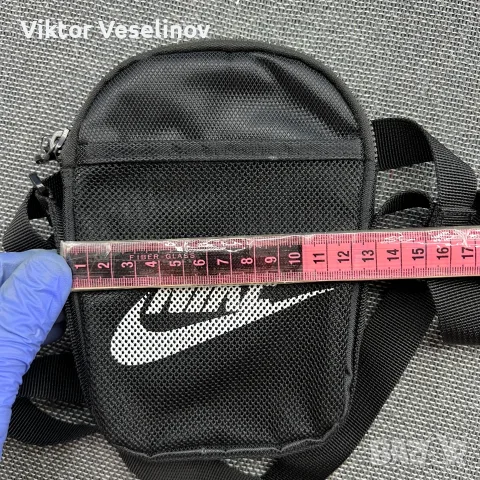Оригинална Nike Малка Чантичка Черна През Рамо, снимка 6 - Чанти - 56184831