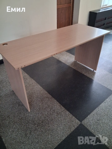 Бюро, работна маса