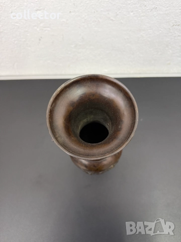 Китайска бронзова ваза с флорални мотиви от 19-ти или 20-ти век. №7790, снимка 7 - Антикварни и старинни предмети - 52927074