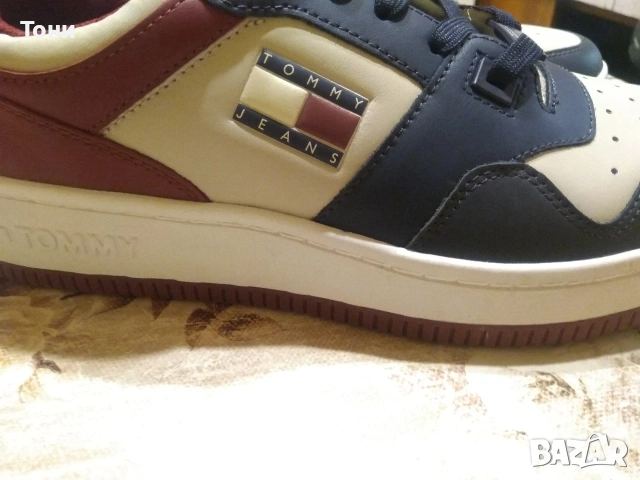 TOMMY HILFIGER Оригинал Нови Дамски Маратонки Изцяло от Естествена Кожа 41, снимка 2 - Маратонки - 53489141