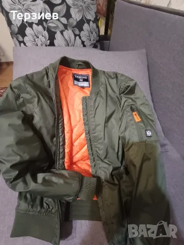 Продавам детско яке