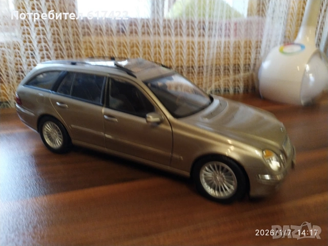 1:18 Метален модел на Mercedes Benz E320 T-Modell S211- Kyosho, снимка 9 - Колекции - 53022079
