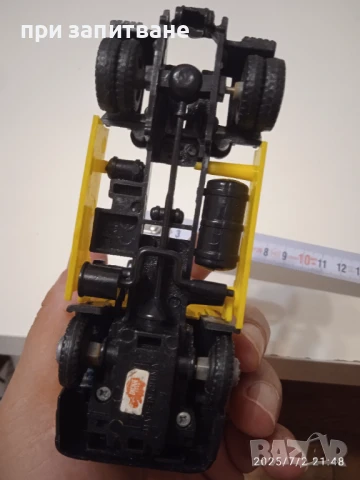 Камион влекач SCANIA, 1/43- 1/46,  Dickie toys, снимка 8 - Колекции - 50886710