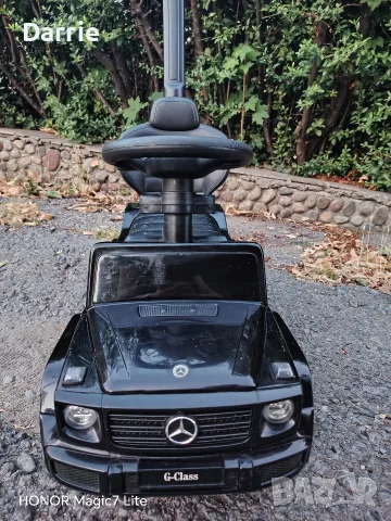 Кола за яздене с дръжка Lorelli - Mercedes-benz G350d, черна, снимка 2 - Детски велосипеди, триколки и коли - 55712841