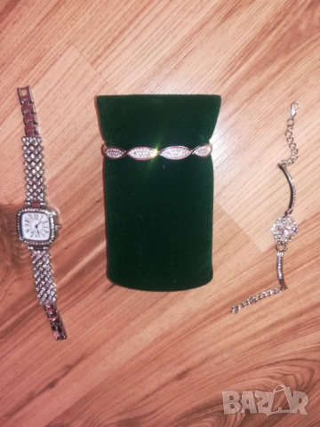 Елегантен дамски часовник с с две гривни, снимка 2 - Бижутерийни комплекти - 52736257