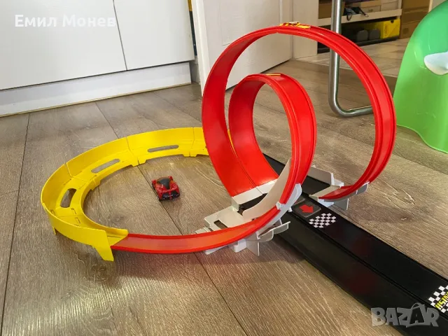 Писта 'Ferrari Race & Play Go Gears Raceway Burago’.