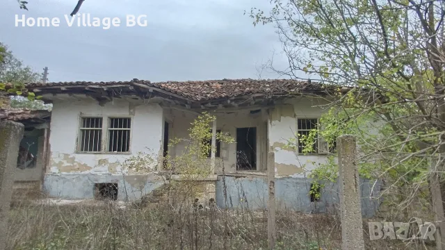 Голям парцел с къща в село Овчага 