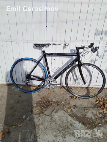 Алуминиев шосеен велосипед с карбонова вилка