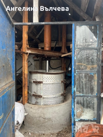 Хидравлична преса двойно действаща с МАСЛЕНА СТАНЦИЯ 