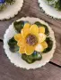 Ръчно изработени керамични пана с кукички за закачане 5 кръгли с 3D декорация на цветя , снимка 4