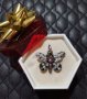 Сребърна пеперуда с кристалчета , снимка 1 - Колиета, медальони, синджири - 26049707
