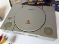 PS1 PlayStation 1 + два оригинални контролера и две игри подарък, снимка 6
