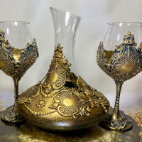 Сет за вино от 3 части декантер с 2 чаши ръчна изработка, снимка 1 - Декорация за дома - 44816490