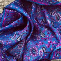 Красив копринен шал, снимка 1 - Шалове - 41367037