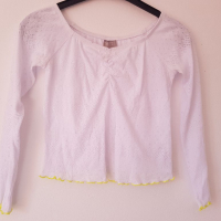 Бяла кроп блузка fb sister xs, снимка 1 - Блузи с дълъг ръкав и пуловери - 36183783