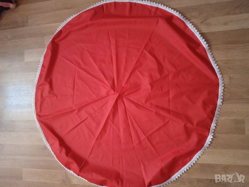 Червена покривка, снимка 1