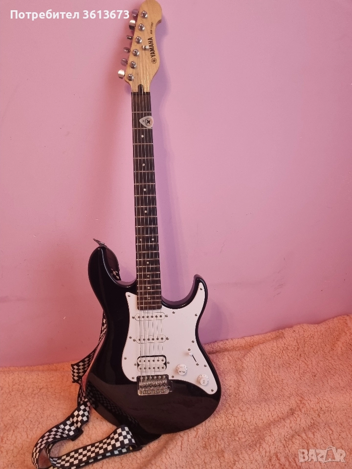 продавам електрическа китара Yamaha , снимка 1