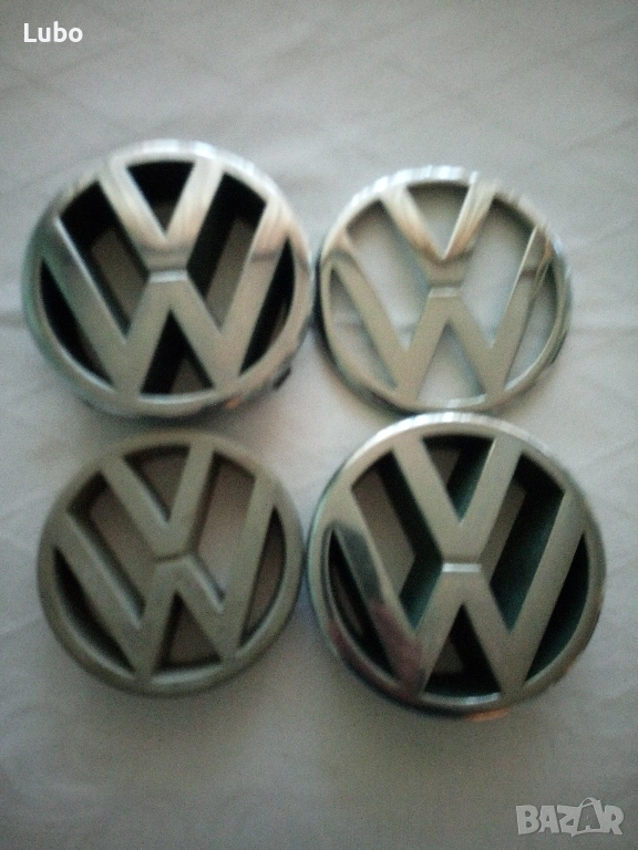 Продава емблеми, снимка 1