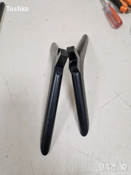 Стойка крачета за ТВ CROWN 32MB01F, снимка 1