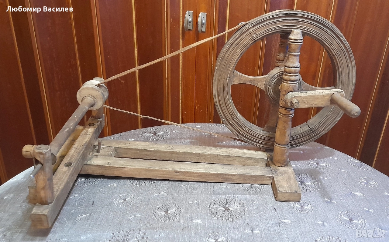 Автентичен дървен чакрък, кожен ремък и система за опъване на ремъка. , снимка 1